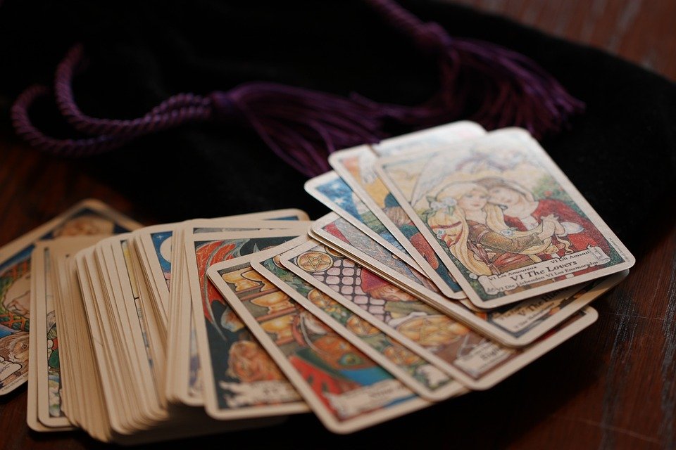 Cartes e tarot